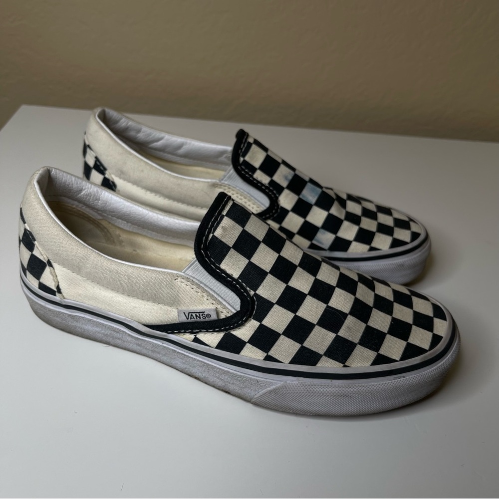 Vans Classic Slip-On Checkerboard Shoe(size 7.5 women’s)